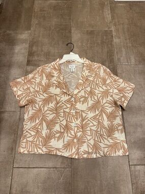 Nicole Miller Short-Sleeve Linen Button-Down Top - Cream & Tan